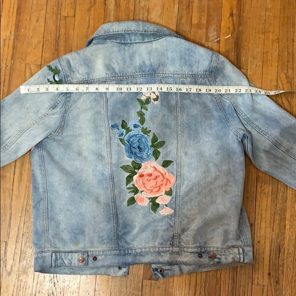 Denim jacket with floral embroidery - Picture 3 of 6